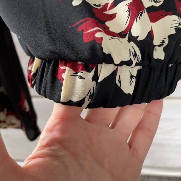 🛍 Beautiful Blouse! - Picture 6 of 9